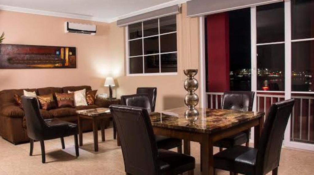 HOTEL RAMADA TIKAL, ISLA DE FLORES, PETEN