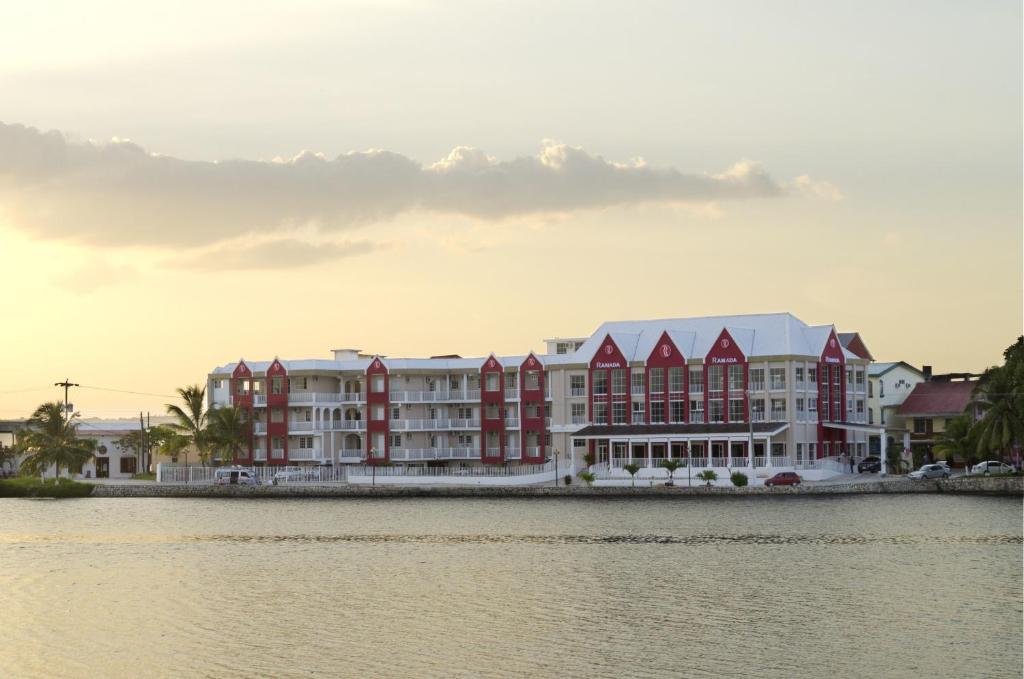 HOTEL RAMADA TIKAL, ISLA DE FLORES, PETEN